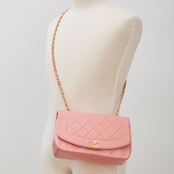 CHANEL VINTAGE PINK LAMBSKIN MEDIUM DIANA CLASSIC SINGLE FLAP BAG (Circa 1991) - Picture 8 of 10